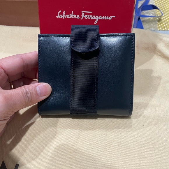 Salvatore Ferragamo Compact Wallet - Picture 12 of 12